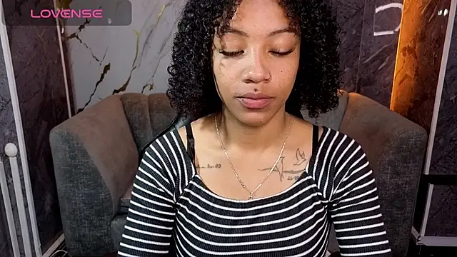 Snapshot of Violeth_b chatting on February 28, 2026, 1:00 pm Violeth b online show from February 28, 2026, 1:00 pm