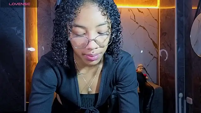 Snapshot of Violeth_b chatting on June 30, 2026, 1:22 pm Violeth b online show from June 30, 2026, 1:22 pm
