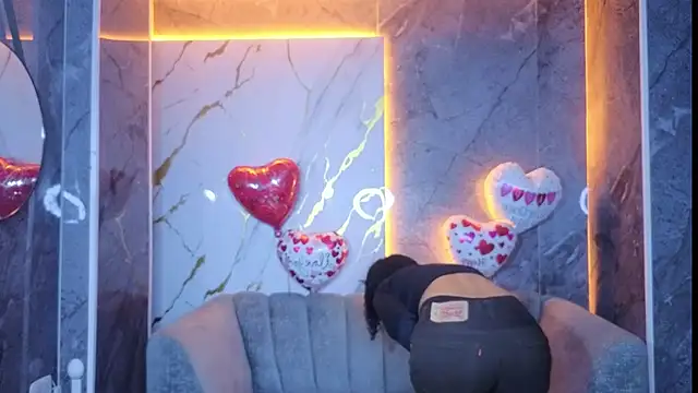 Snapshot of Violeth_b chatting on February 13, 2026, 1:11 pm Violeth b online show from February 13, 2026, 1:11 pm