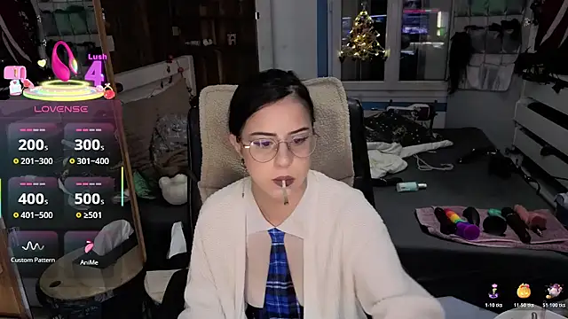 LisandreLaVenale online show from December 4, 2025, 9:47 pm