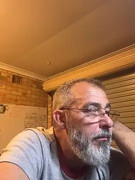 Snapshot of ausbod chatting on December 15, 2024, 11:23 am ausbod online show from December 15, 2024, 11:23 am