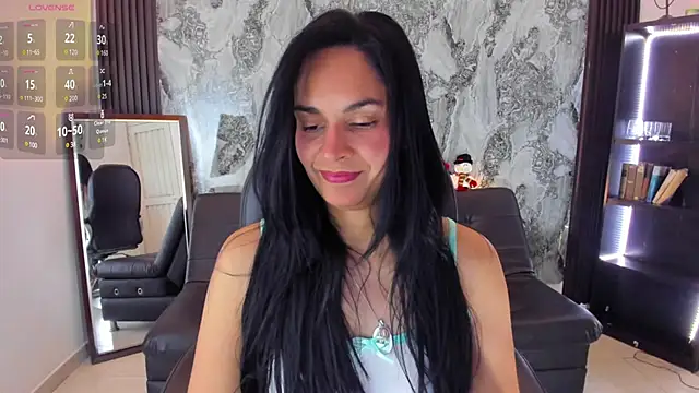 Snapshot of Carlota_milf_30 chatting on December 6, 2024, 6:44 pm Carlota milf 30 online show from December 6, 2024, 6:44 pm