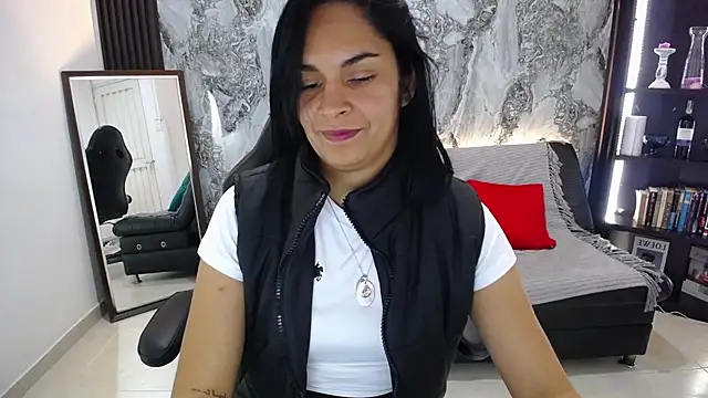 Snapshot of Carlota_milf_30 chatting on October 19, 2025, 2:20 pm Carlota milf 30 online show from October 19, 2025, 2:20 pm