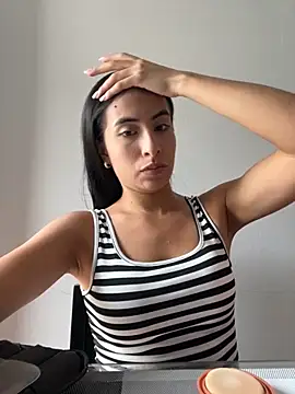 IssabellaLopez online show from November 18, 2025, 4:32 pm