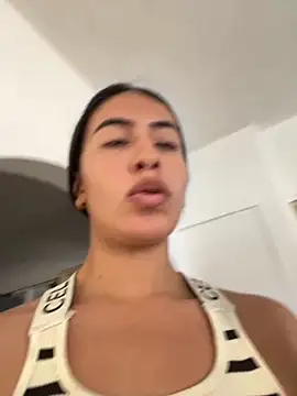 Snapshot of IssabellaLopez chatting on September 19, 2025, 3:27 pm IssabellaLopez online show from September 19, 2025, 3:27 pm