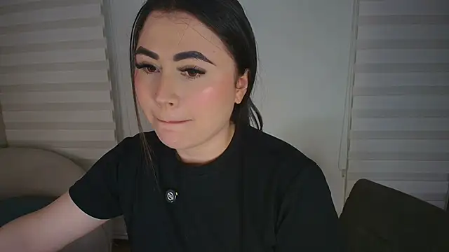 venusleroy  online show from March 11, 2026, 11:32 pm