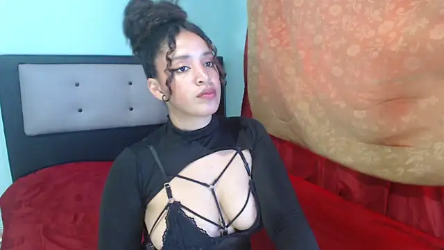 Snapshot of kalipso_n-jones chatting on February 10, 2025, 2:48 pm kalipso n-jones online show from February 10, 2025, 2:48 pm