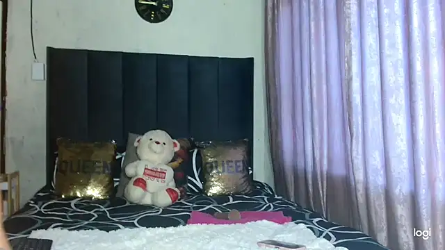 quenliyasa online show from September 20, 2025, 3:39 pm