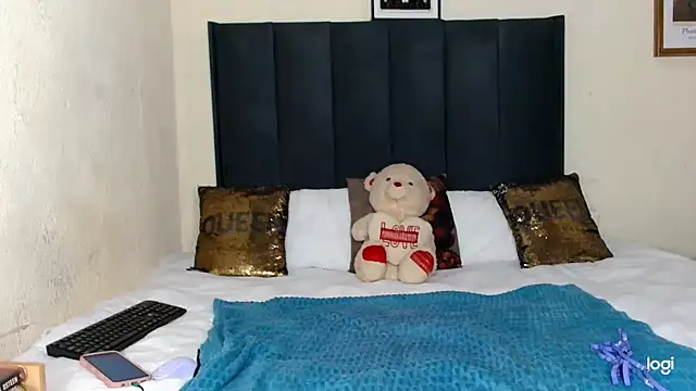 quenliyasa online show from October 31, 2025, 2:08 am