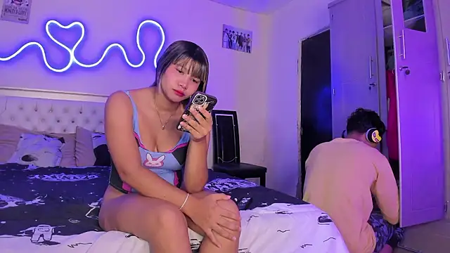 dafnezahiraa  online show from February 14, 2026, 9:15 pm