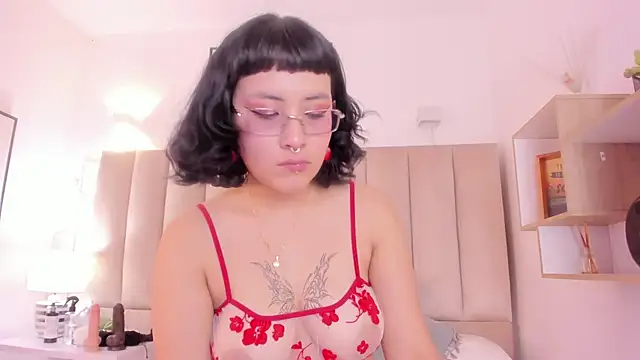 Haru Bonny online show from December 13, 2024, 8:04 pm