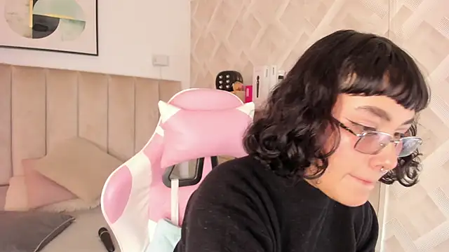 Haru Bonny online show from March 27, 2026, 7:37 pm