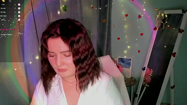 Snapshot of Lei_White chatting on February 18, 2025, 11:30 pm Lei White online show from February 18, 2025, 11:30 pm