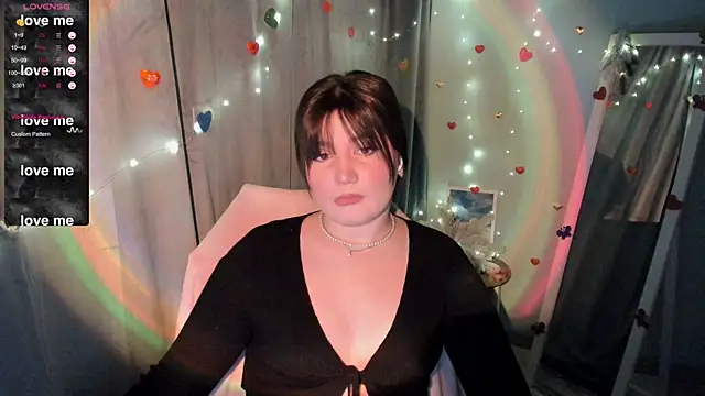 Snapshot of Lei_White chatting on February 10, 2025, 8:00 pm Lei White online show from February 10, 2025, 8:00 pm