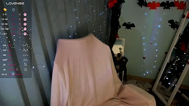 Snapshot of Lei_White chatting on October 20, 2025, 7:14 pm Lei White online show from October 20, 2025, 7:14 pm