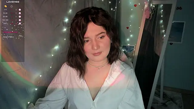 Snapshot of Lei_White chatting on February 5, 2025, 7:42 pm Lei White online show from February 5, 2025, 7:42 pm