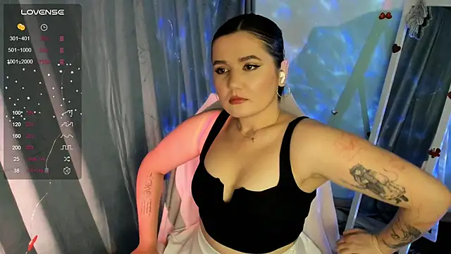 Snapshot of Lei_White chatting on October 9, 2025, 7:36 pm Lei White online show from October 9, 2025, 7:36 pm