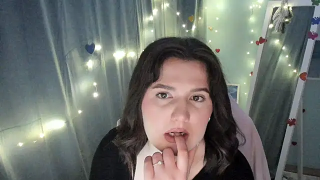 Snapshot of Lei_White chatting on March 22, 2025, 1:11 am Lei White online show from March 22, 2025, 1:11 am