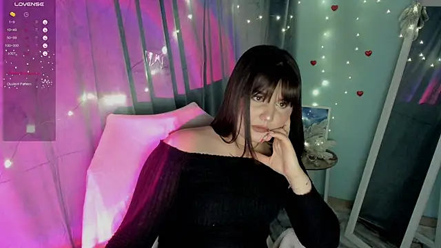 Snapshot of Lei_White chatting on February 2, 2025, 9:45 pm Lei White online show from February 2, 2025, 9:45 pm