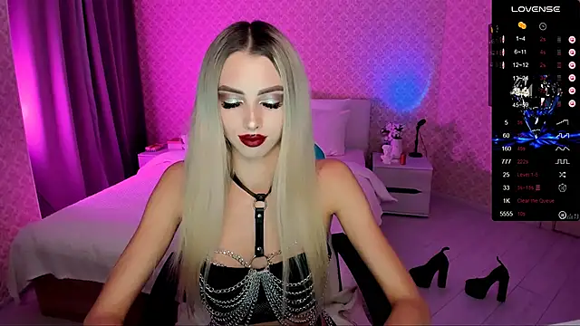 Snapshot of Emilia_Klar chatting on September 16, 2025, 3:02 pm Emilia Klar online show from September 16, 2025, 3:02 pm