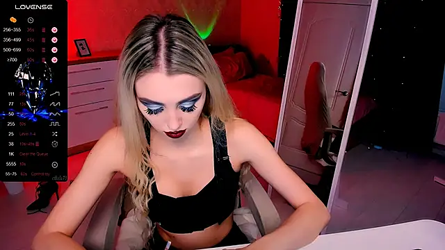 Snapshot of Emilia_Klar chatting on February 8, 2026, 8:12 am Emilia Klar online show from February 8, 2026, 8:12 am