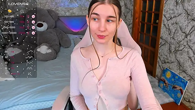 Snapshot of _flowersweeet_ chatting on December 17, 2025, 1:49 pm flowersweeet online show from December 17, 2025, 1:49 pm