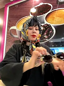 EemaHaruki online show from October 20, 2025, 8:09 pm