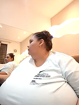 Snapshot of Alisson_am chatting on November 26, 2025, 11:32 am Alisson am online show from November 26, 2025, 11:32 am