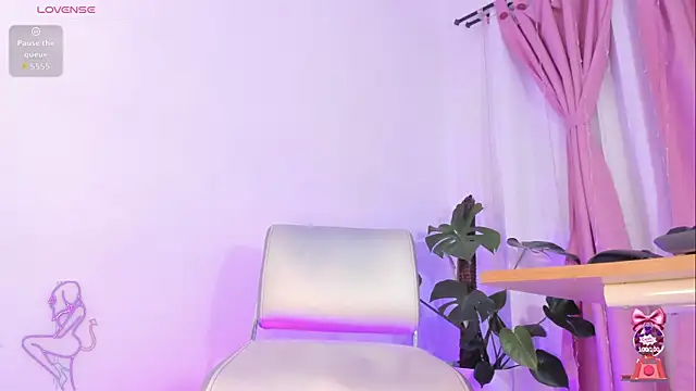 saskia secret online show from February 7, 2026, 1:13 am