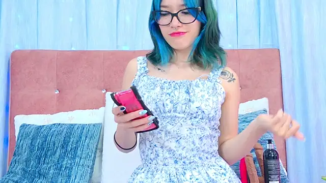 AlliciaKim online show from November 4, 2025, 7:50 pm