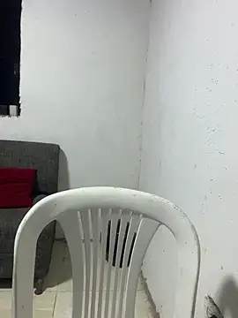 perlita05 online show from October 15, 2025, 3:16 am