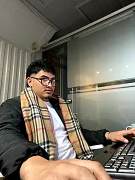 MatheoVelez online show from September 16, 2025, 1:23 pm