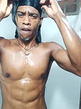 MAXIMO JHONS online show from September 12, 2025, 5:24 pm