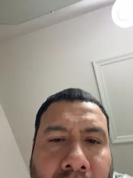 elamante03 online show from March 8, 2025, 7:42 pm