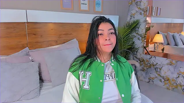 Snapshot of EmaBakker chatting on November 30, 2025, 11:44 am EmaBakker online show from November 30, 2025, 11:44 am