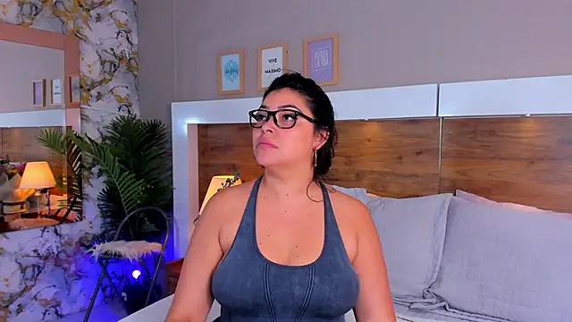 Snapshot of EmaBakker chatting on October 16, 2025, 2:14 pm EmaBakker online show from October 16, 2025, 2:14 pm