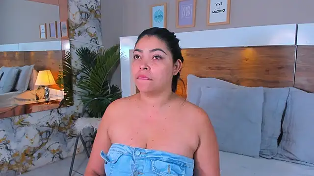 EmaBakker online show from March 3, 2026, 6:09 am