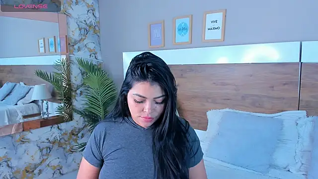 Snapshot of EmaBakker chatting on July 17, 2026, 5:04 am EmaBakker online show from July 17, 2026, 5:04 am