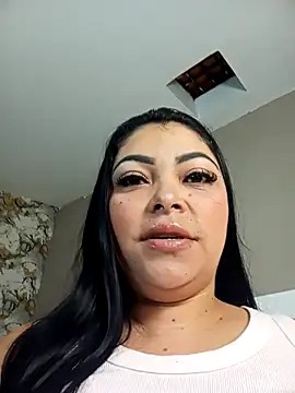 Snapshot of EmaBakker chatting on September 23, 2025, 12:12 pm EmaBakker online show from September 23, 2025, 12:12 pm