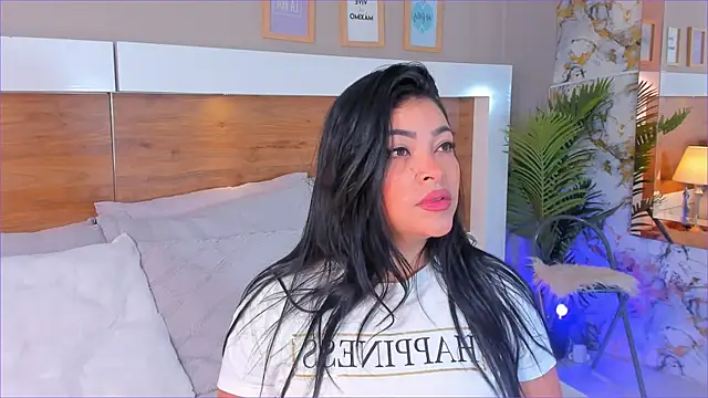 Snapshot of EmaBakker chatting on November 20, 2025, 12:28 pm EmaBakker online show from November 20, 2025, 12:28 pm