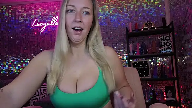 lucyallen4201 online show from November 26, 2025, 12:05 pm