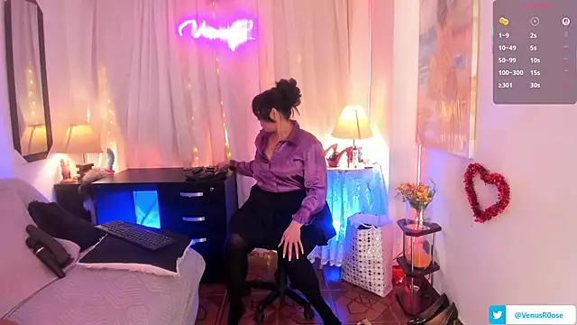 Snapshot of Venus_R0se chatting on June 29, 2026, 8:08 pm Venus R0se online show from June 29, 2026, 8:08 pm