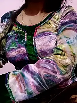 Snapshot of Mahi_Baby25 chatting on December 22, 2025, 2:01 am Mahi Baby25 online show from December 22, 2025, 2:01 am