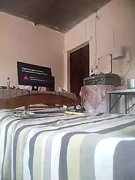 Snapshot of pura43 chatting on February 19, 2025, 10:45 am pura43 online show from February 19, 2025, 10:45 am