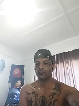 Daretodeviate online show from December 4, 2025, 11:42 am