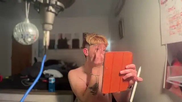 twentywithafelonyy online show from February 26, 2025, 8:06 am