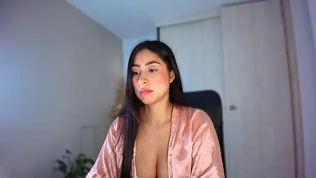 Snapshot of auroracaruso11 chatting on June 10, 2026, 7:48 pm auroracaruso11 online show from June 10, 2026, 7:48 pm