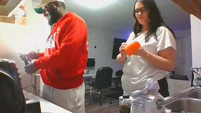 Stayinalive1992 online show from December 31, 2024, 4:06 am