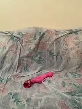 Snapshot of Layla-daloua chatting on October 5, 2025, 5:25 pm Layla-daloua online show from October 5, 2025, 5:25 pm