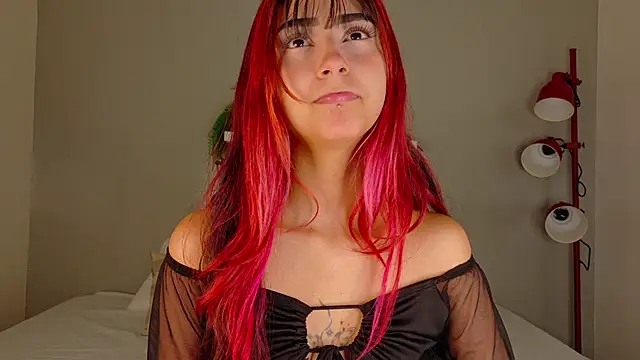 Snapshot of ParisFox_ chatting on December 4, 2025, 7:57 pm ParisFox online show from December 4, 2025, 7:57 pm